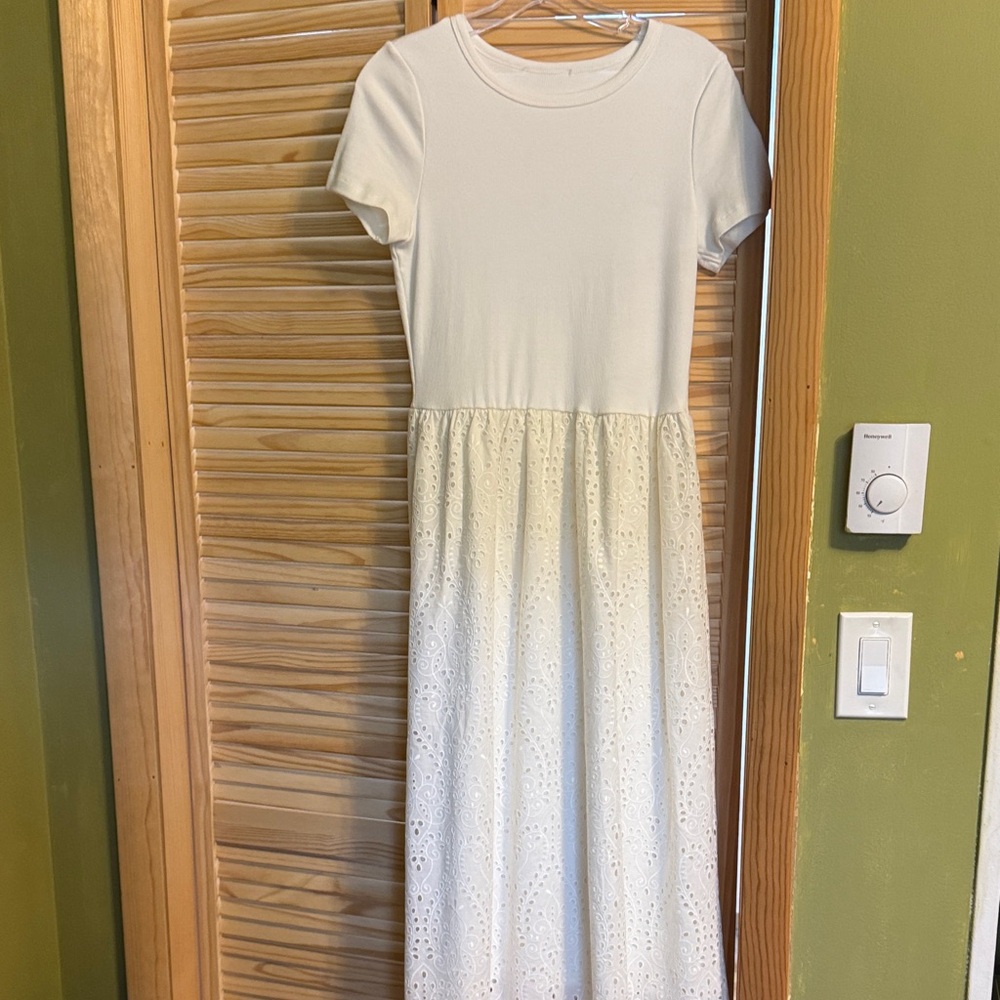 Elegant White Lace Dress